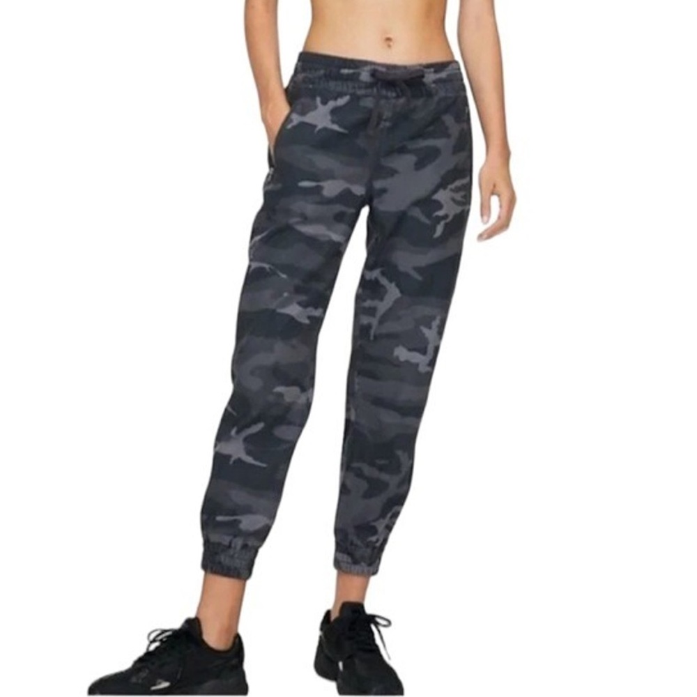 TNA Aritzia ALIX grey camo jogger pants